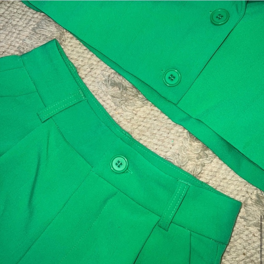 Danielle Bernstein Cropped Blazer Set - image 4